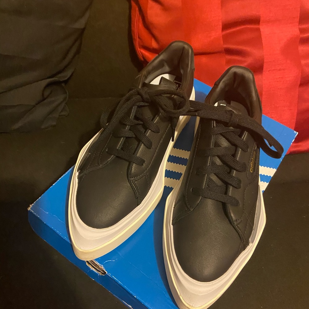 Size 5.5 - adidas Hypersleek Black White